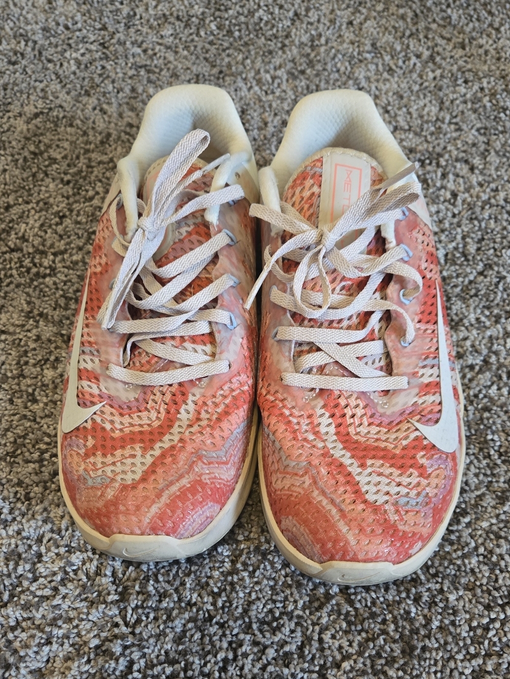 Nike Womens Coral and White Wave Pattern Metcon Nike Sneakers